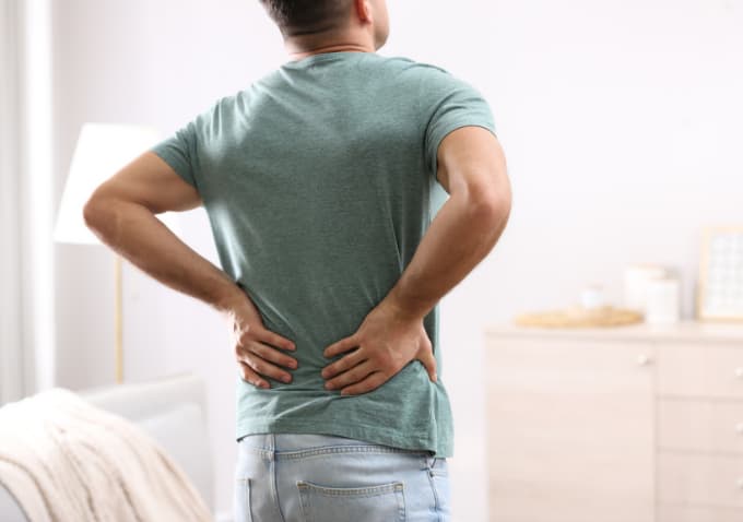 Spine Pain in Young Adults – Causes, Symptoms and Treatment